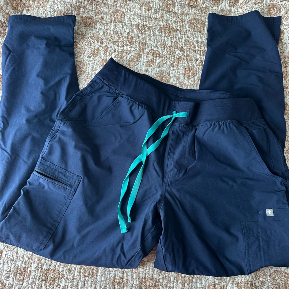 Figs Women’s Yola FREEx Skinny Scrub Pants Navy with Teal Accents